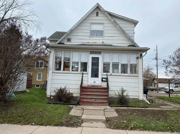 611 S 6th Ave, Virginia, MN 55792