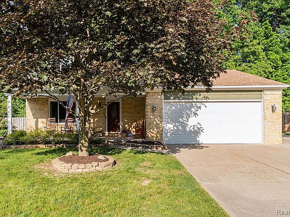 2nd image of 5279 Crestwood Dr