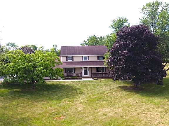 3rd image of 2055 Deer Run Ln