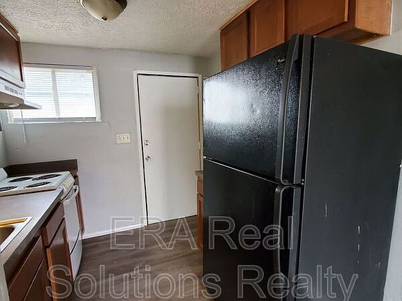 2nd image of 1045 Leona Ave #A