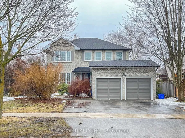 136 Bristol Rd, Newmarket, ON L3Y 7W8