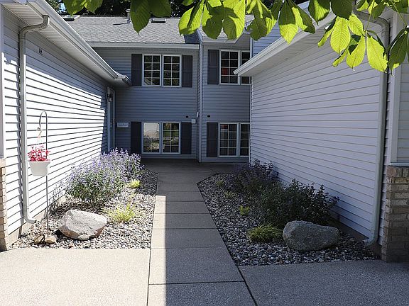 3rd image of 1039 Beechtree Ct
