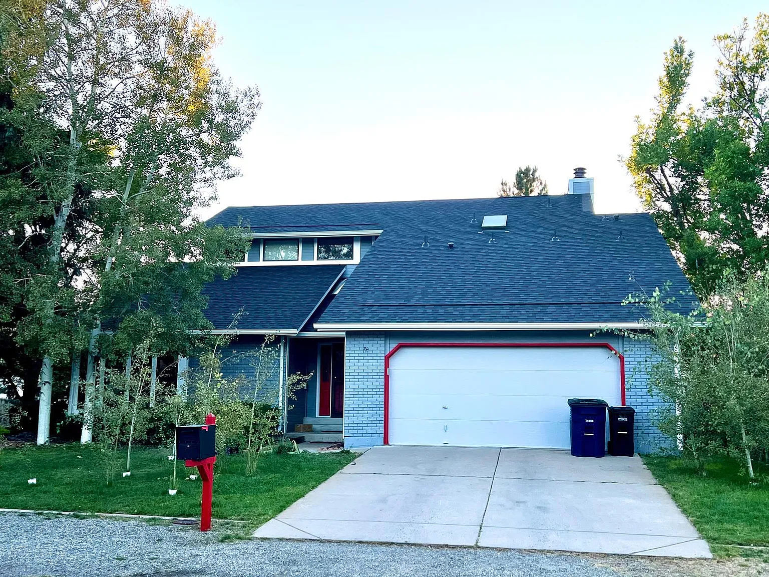 907 S Emporia St — Photo 2