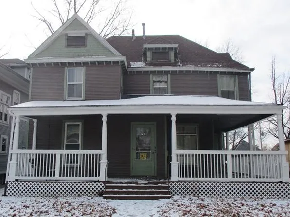 704 W Mulberry St, Bloomington, IL 61701