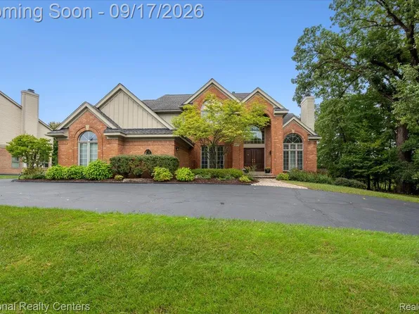 6951 Brook Hollow Ct, West Bloomfield, MI 48322