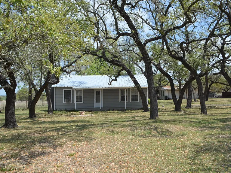 7601 FM 1690 — Photo 1