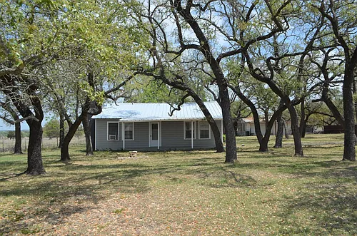 7601 FM 1690 Photo 1