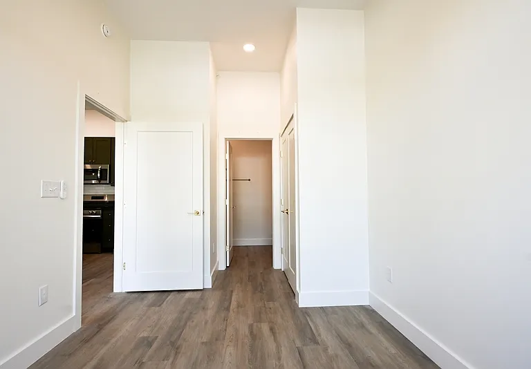 2307 Bedford Ave #5 — Photo 8