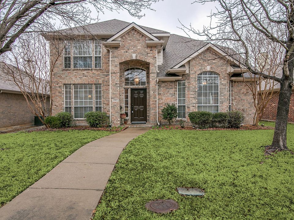 1st image of 1905 Crestlake Dr