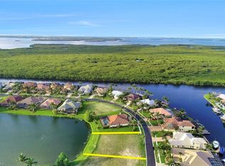 1918 Harbour Cir, Cape Coral, FL 33914