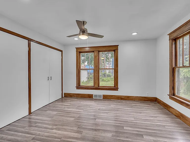 91 Saint Johns Parkside St #1 — Photo 13