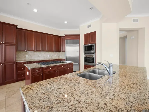 998 Stanford Ave APT 203, Baton Rouge, LA 70808