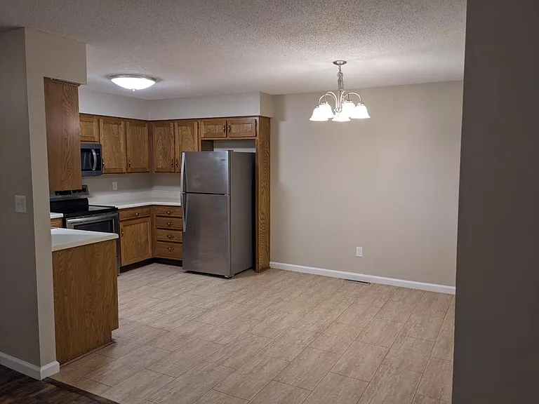 528 E Redwood St — Photo 5