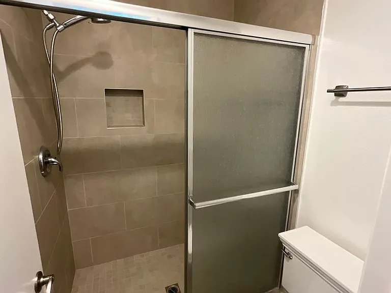 1702 Capri Cir — Photo 16