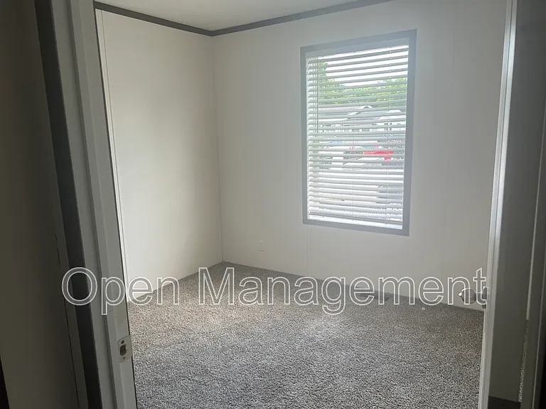 825 1st Ave E #87 — Photo 3