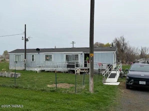 170 Trepanier Ln, Tieton, WA 98947