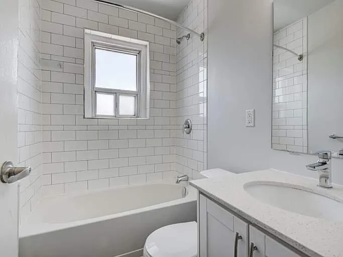 1650 Bathurst St — Photo 9