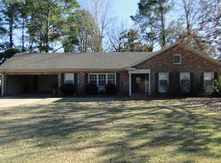 410 E Jeff Davis Ave, Greenwood, MS 38930