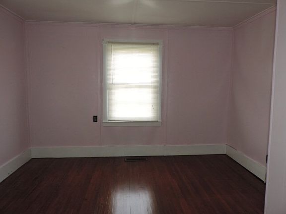 5th image of 1804 Memorial Dr