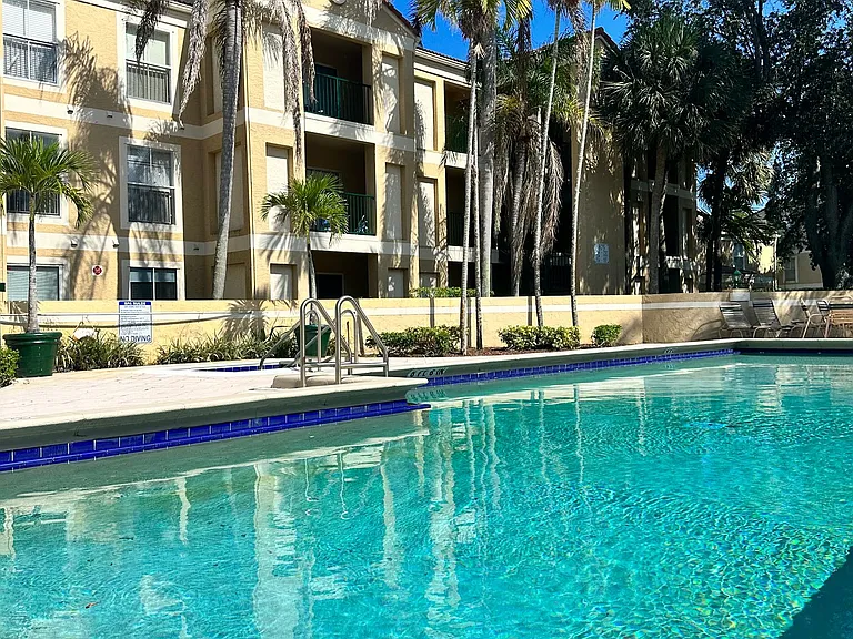 833 Riverside Dr #831 — Photo 6