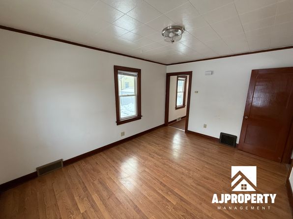 109 N Wayland Ave #1