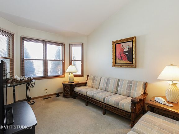 2nd image of 1497 S Pembroke Dr