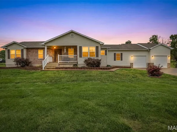 1124 Riverwoods Dr, Desloge, MO 63628