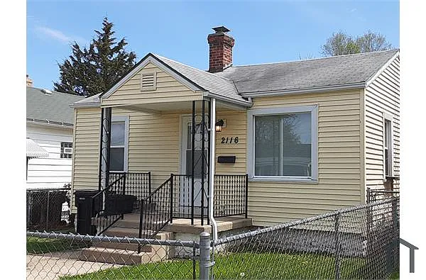 2116 Kendall St photo 1