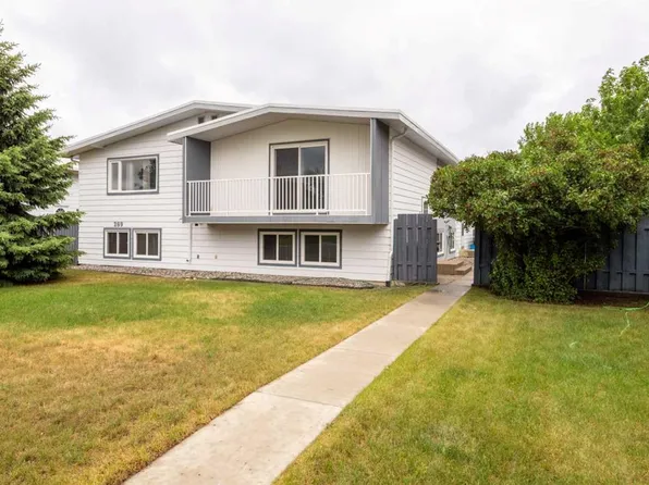 269 Laval Blvd W #2, Lethbridge, AB T1K 4E2