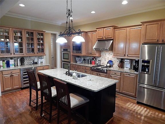 2nd image of 3747 Trebourne Sq SE
