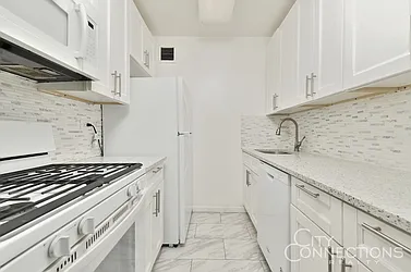 Rented by City Connections Realty