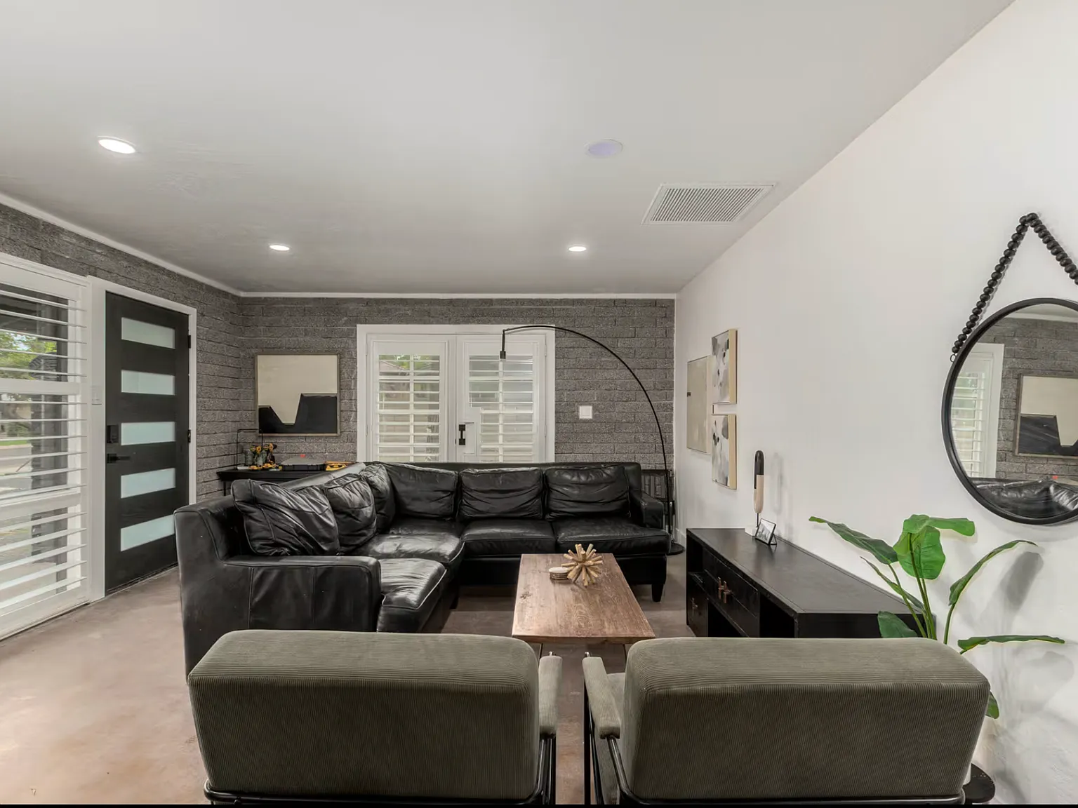 3 bed, 1686 sqft, $2,700 — Photo 3