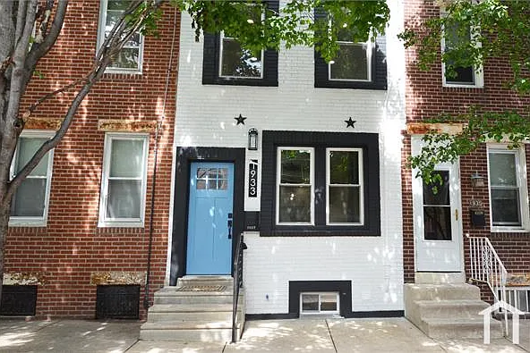 1933 E Albert St — Photo 2