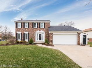 37617 Sunnydale St, Livonia, MI