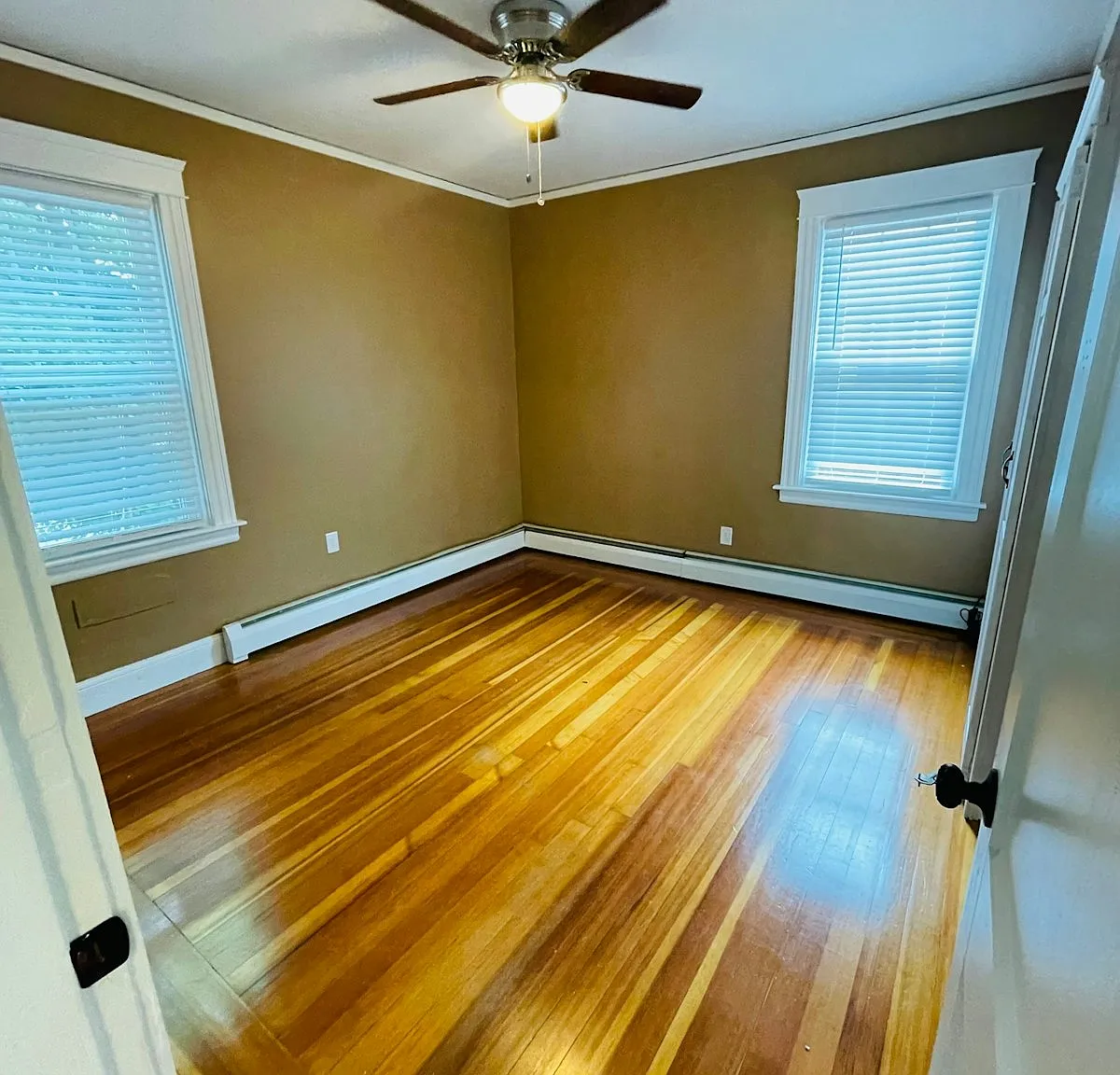 76 Pembroke Avenue, Unit 2 — Photo 3
