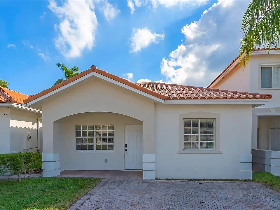 10906 SW 181st Ter #10906