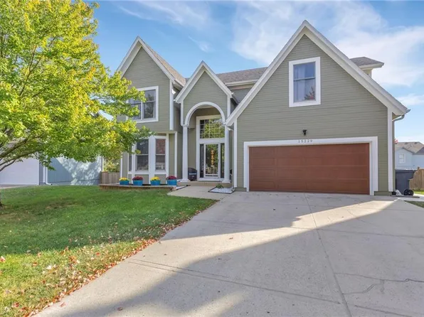 15229 W 153rd St, Olathe, KS 66062