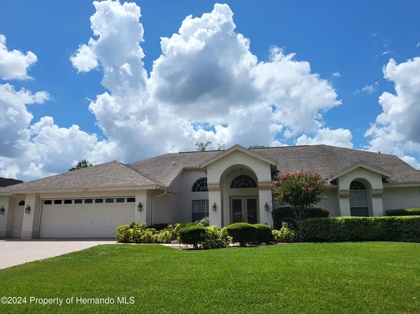 9355 Southern Belle Dr, Weeki Wachee, FL 34613