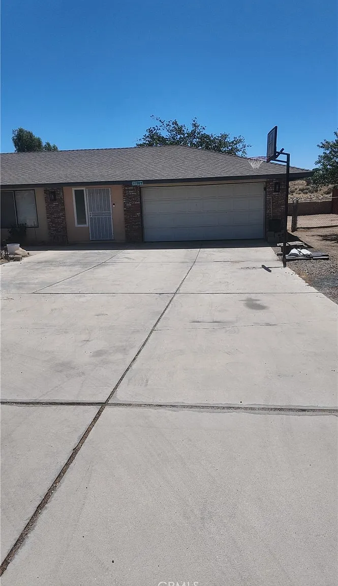 2 bed, 1000 sqft, $1,800 — Photo 2