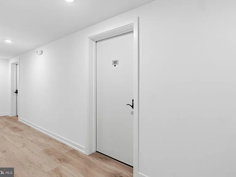 208 Vine St #3C — Photo 2