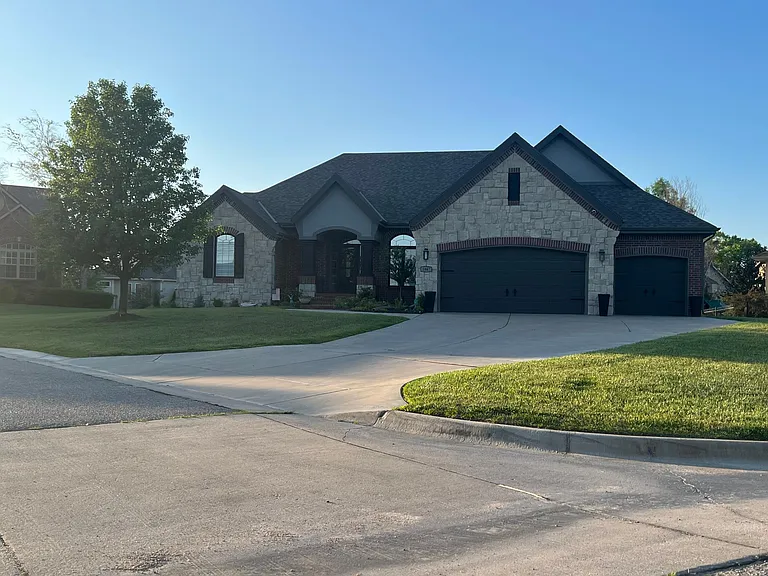 1867 N Peckham Ct — Photo 46