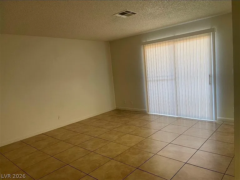 4570 Carriage Park Dr #B — Photo 8