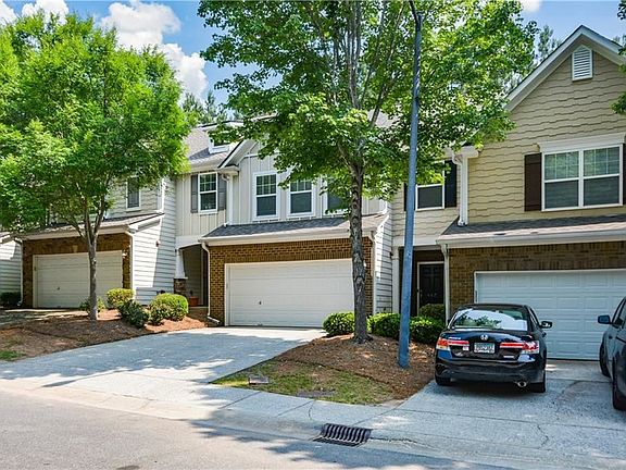 3rd image of 467 Mountain View Ln
