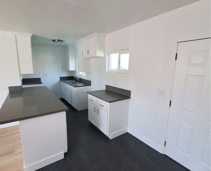 1st image of 246 E 87th Pl