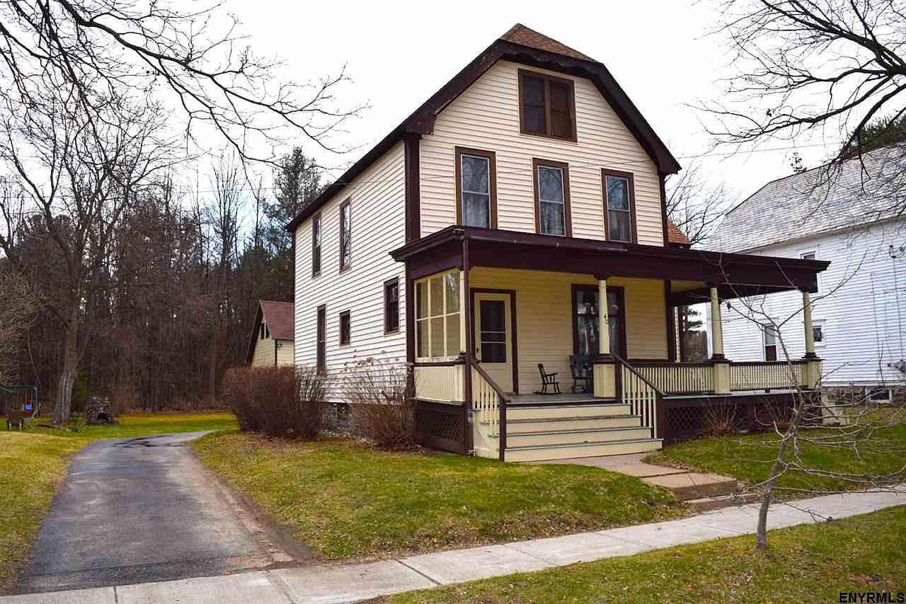 40 School St, Broadalbin, NY 12025 Zillow