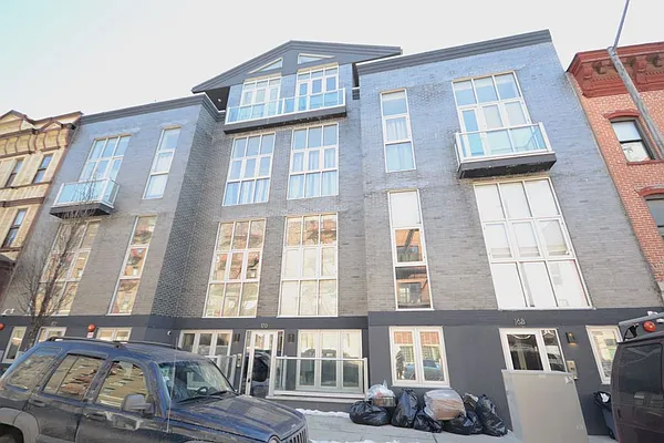 Rented by Bold New York | media 62