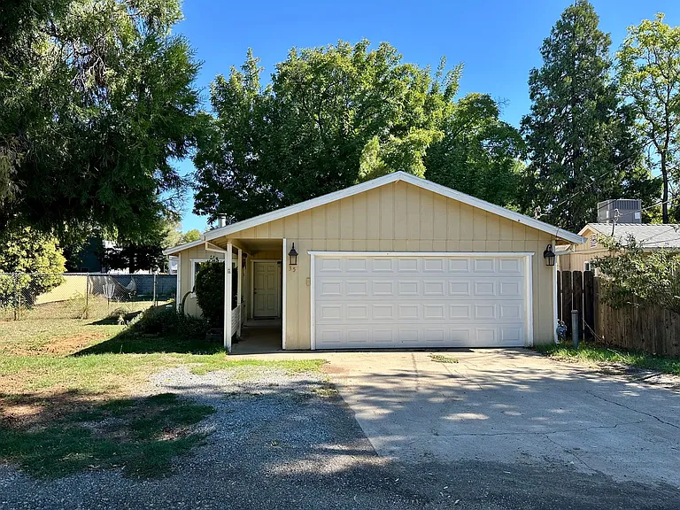 35 Rose Ln — Photo 1