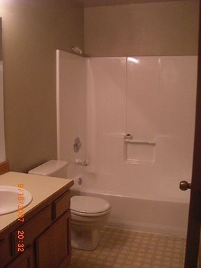 2nd image of 1549 NE 177th St APT 203