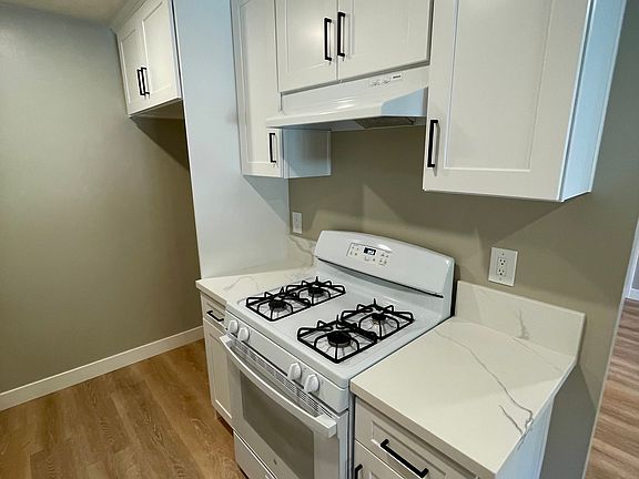 5th image of 2022 Eleanore Dr APT 106
