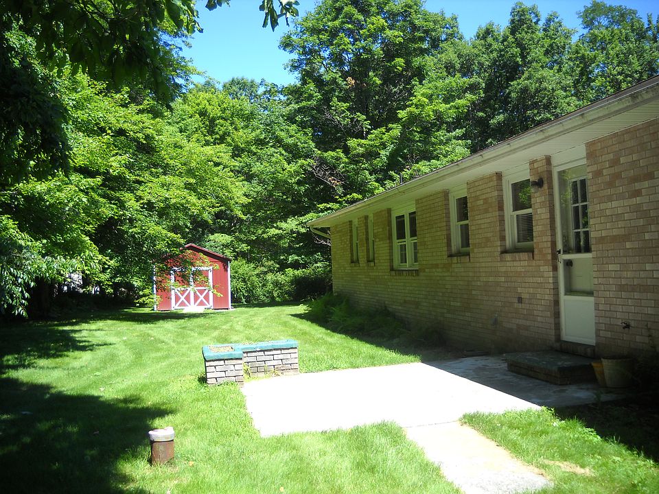 2nd image of 726 Berlin Plank Rd